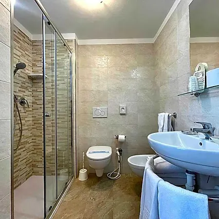 Hotel Trovatore